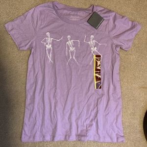 Dancing Skeleton Lavender Purple T Shirt Size Small New Halloween